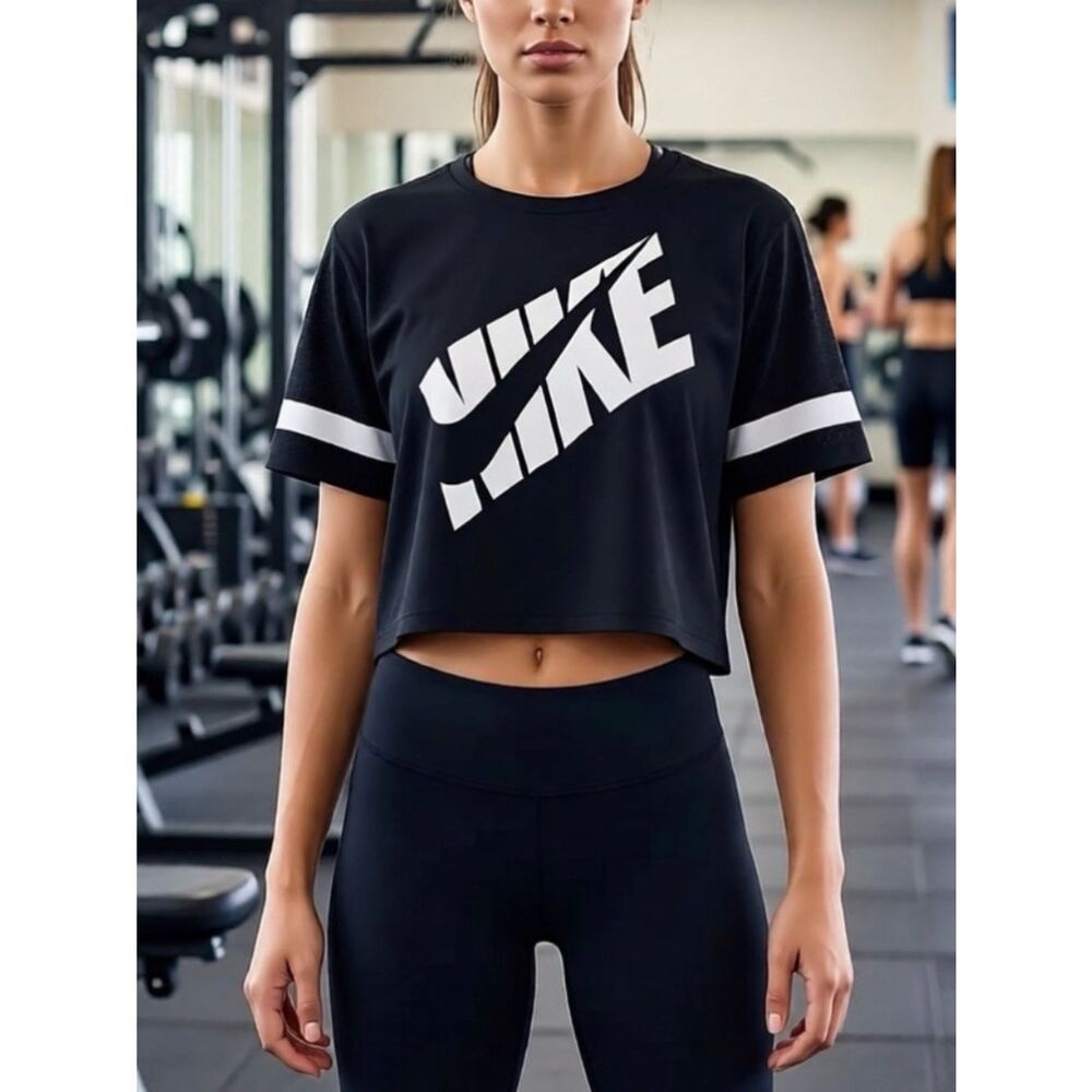 Womens Nike T-shirt top black MEDIUM